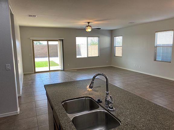 5th image of 4840 E Alamo St