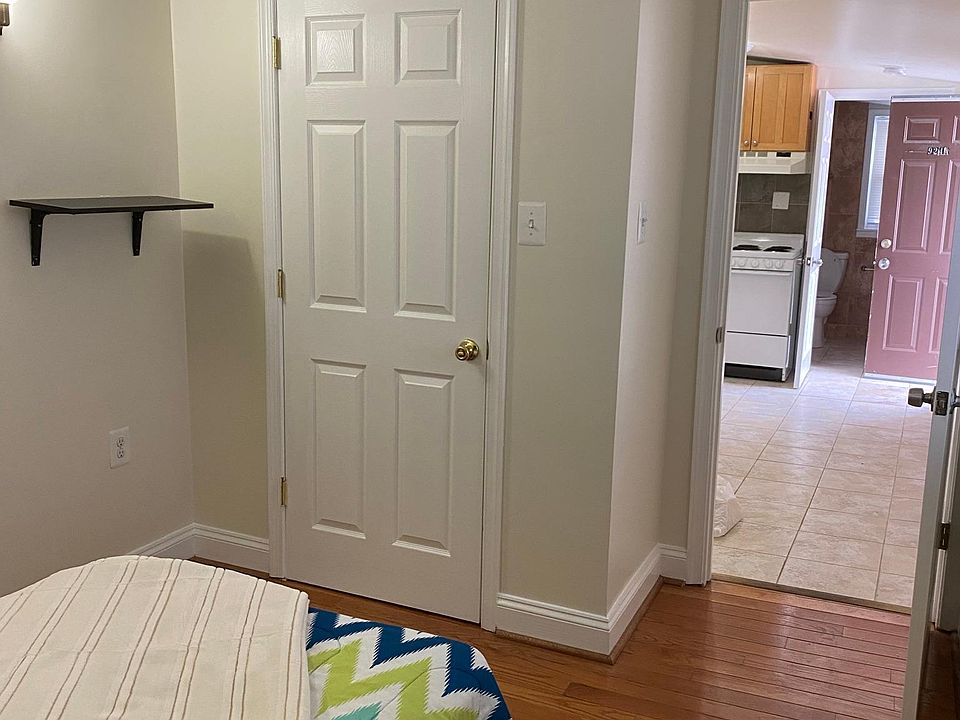 2nd image of 924 Light St #924A