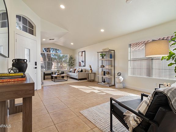 4th image of 4523 E BIGHORN Avenue