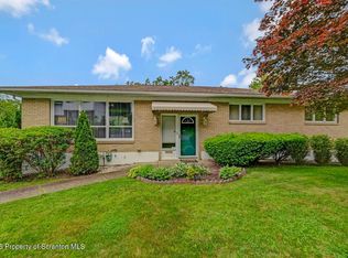 21 Leslie Dr, Scranton, PA 18505