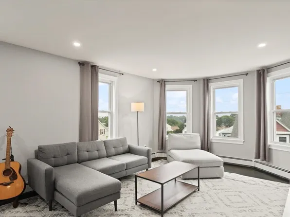 16 Cloutman St #3, Salem, MA 01970