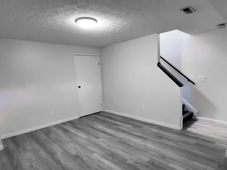 2426 Hannaway Ln — Photo 14