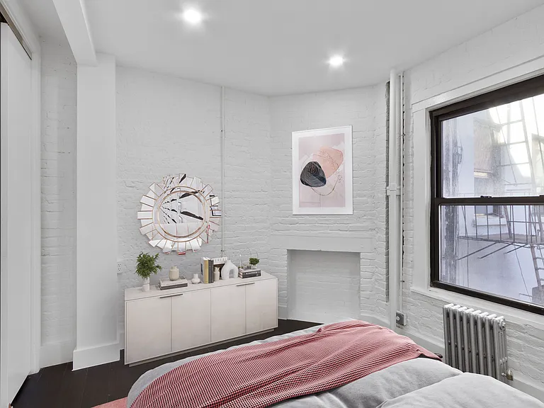 247 E 10th St #5 — Photo 5