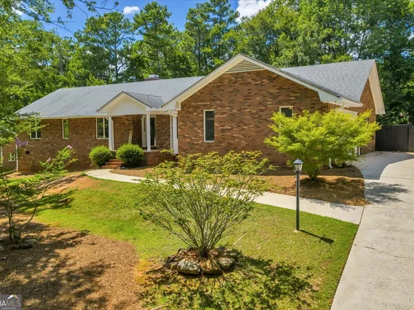 298 Lakeridge Ct, Macon, GA 31211