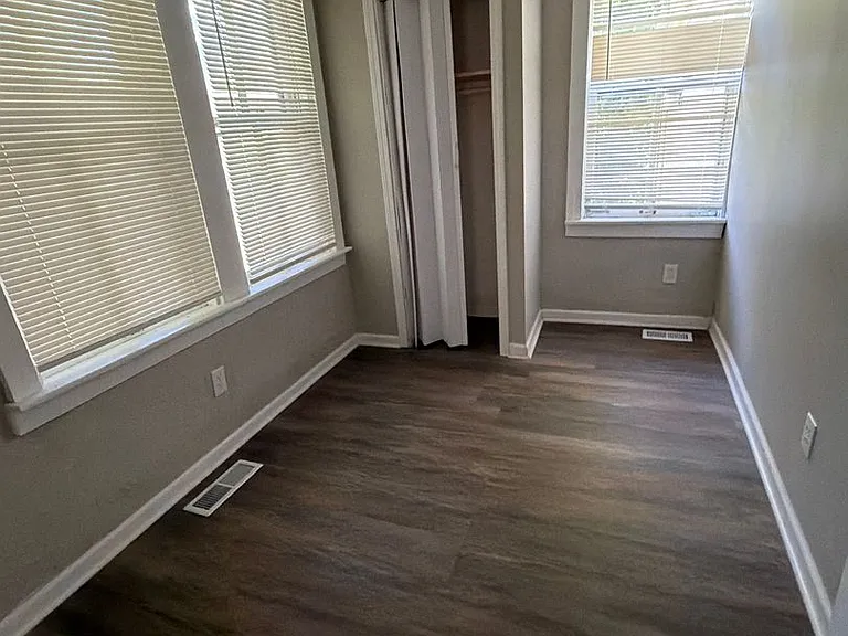 2725 Solway Ave — Photo 6