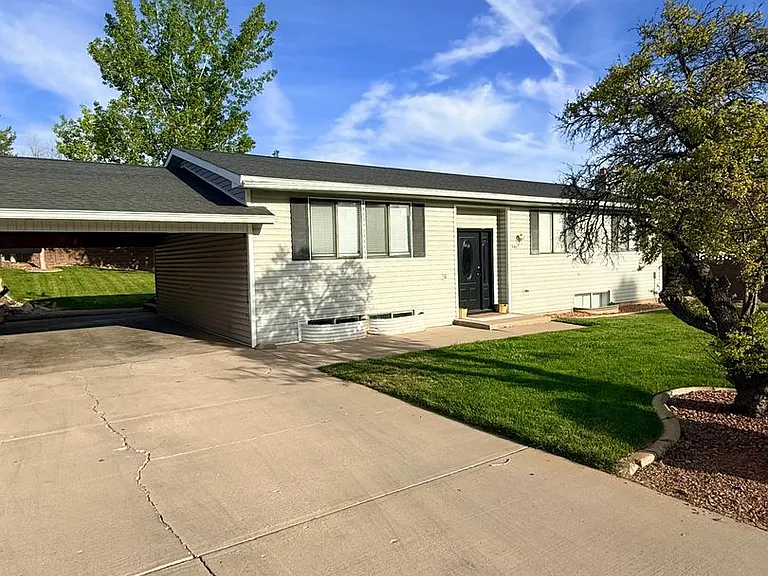 247 N Cove Dr — Photo 1