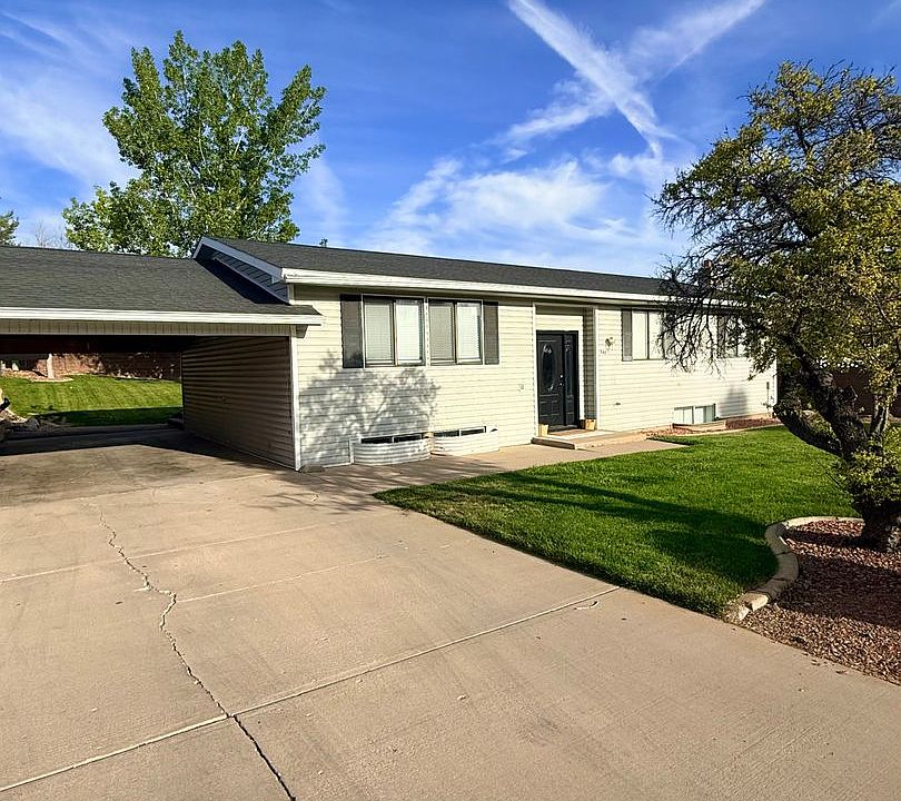 1st image of 247 N Cove Dr
