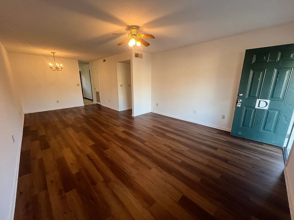 Building Photo - 621 33rd Street E