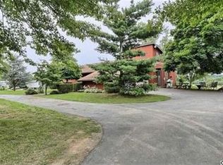 1032 Ridge Rd, Grantville, PA 17028