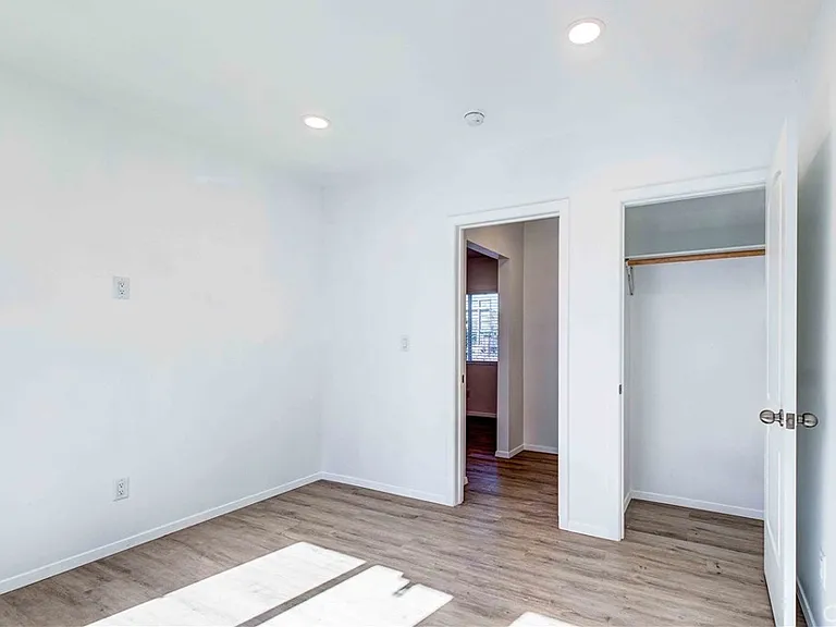 10108 Fernglen Ave — Photo 14