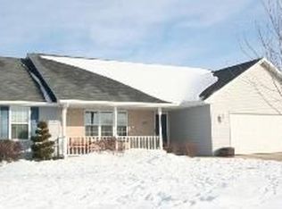 3014 Saybrook Cir, Green Bay, WI 54311
