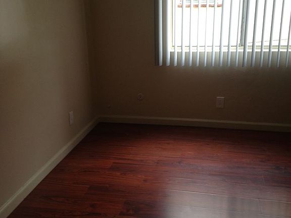 5th image of 10970 S Figueroa St APT 10