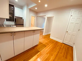 Rented by Metropolis Real Estate of Manhattan
