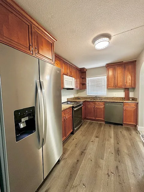2 bed, 1100 sqft, $2,400 — Photo 2