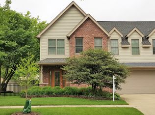225 W Quincy St, Westmont, IL