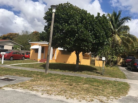 3rd image of 445 NW 121st St