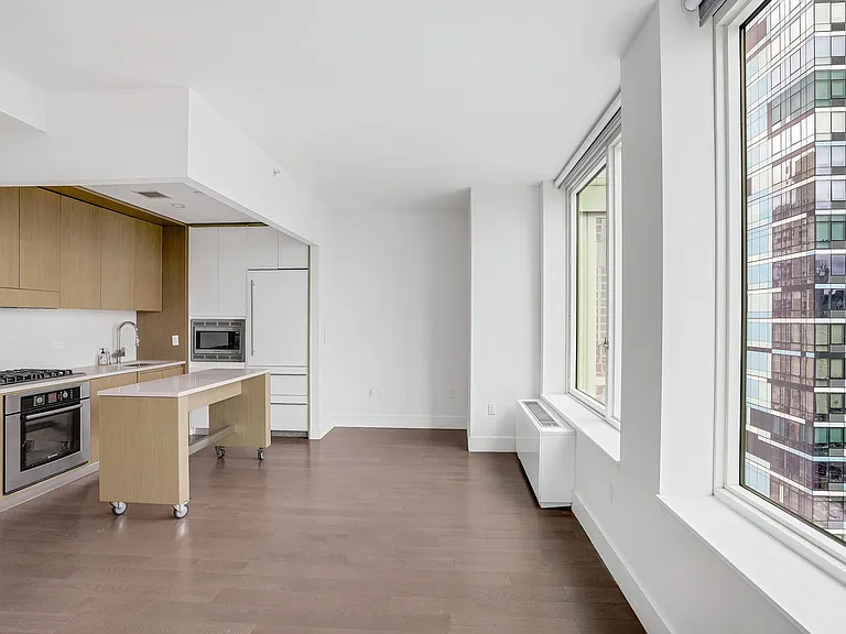 388 Bridge St #37D — Photo 6