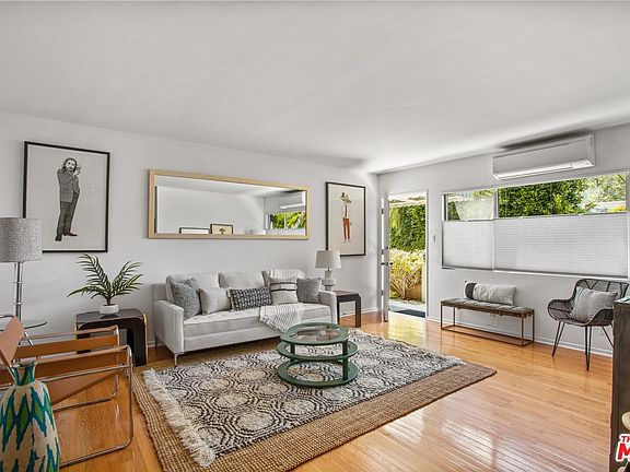 2nd image of 2604 N Beachwood Dr APT 3