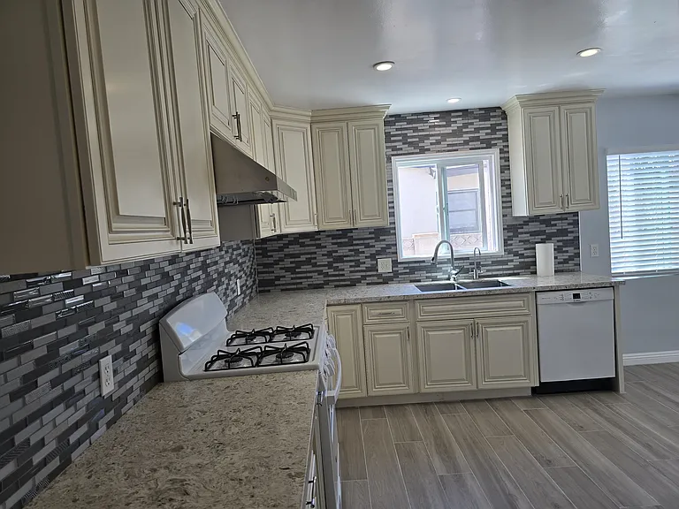 9351 Maureen Dr — Photo 9