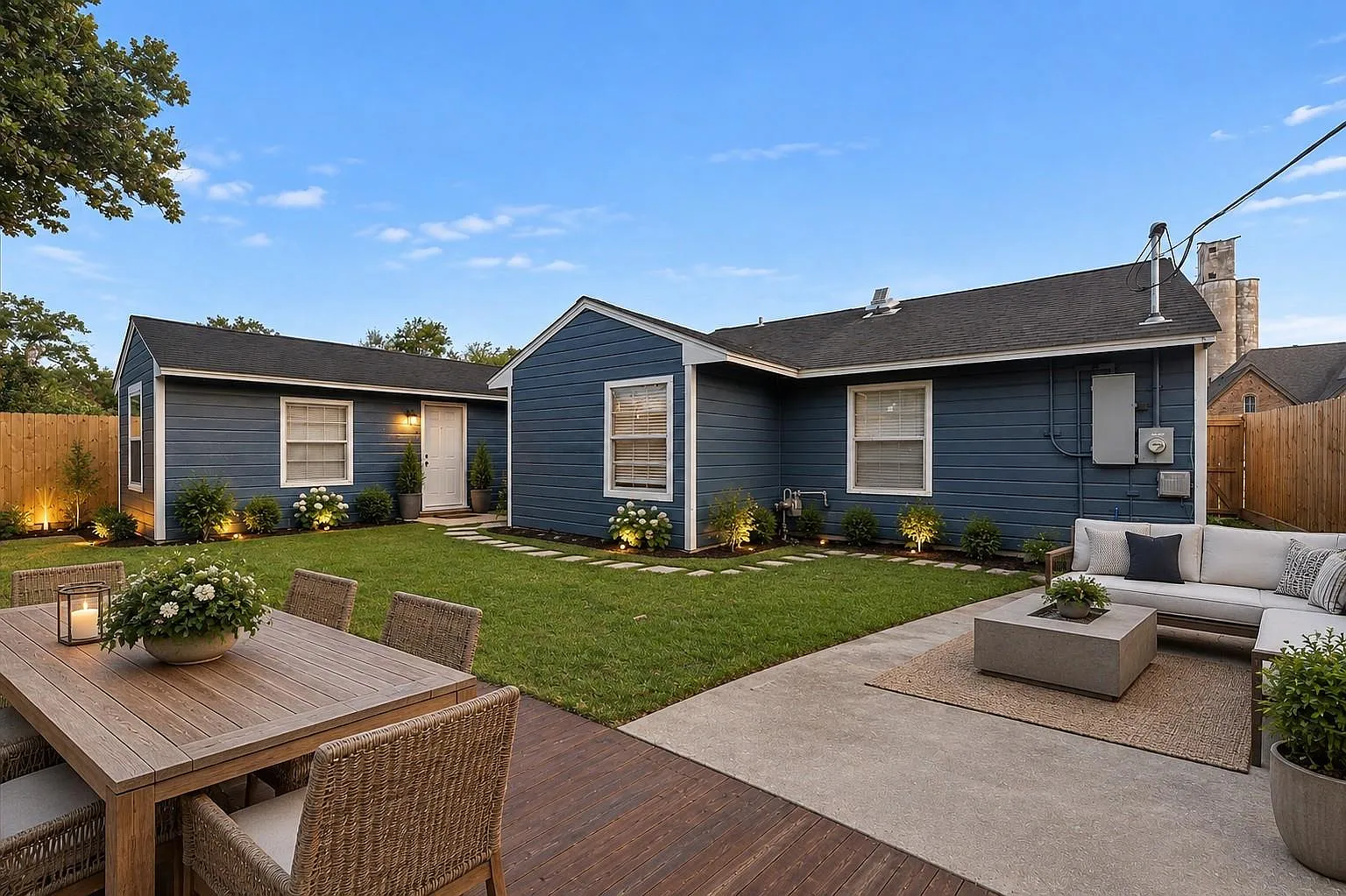 3 bed, 1.0 bath, 1725 sqft, $2,300 — Photo 2