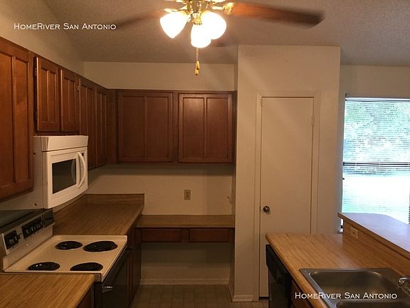 5th image of 8550 Pendragon St