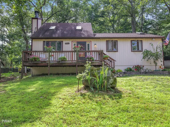 8104 Acorn Ct, East Stroudsburg, PA 18302