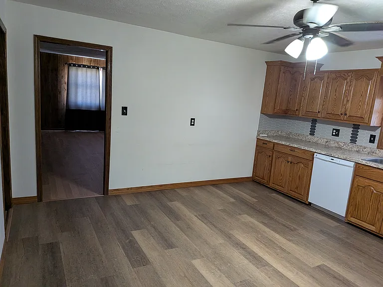 207 Walnut St — Photo 17