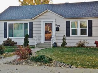 609 S Custer Ave, Miles City, MT 59301