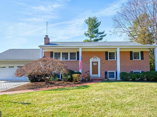 1730 Creek Crossing Rd, Vienna, VA 22182