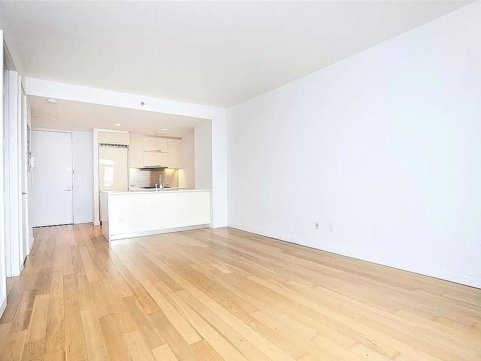 1st image of 11-02 49th Ave #5L