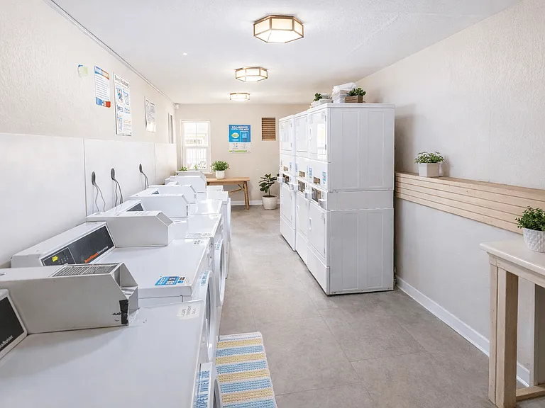 Sequoia Grove Apartments — Photo 8