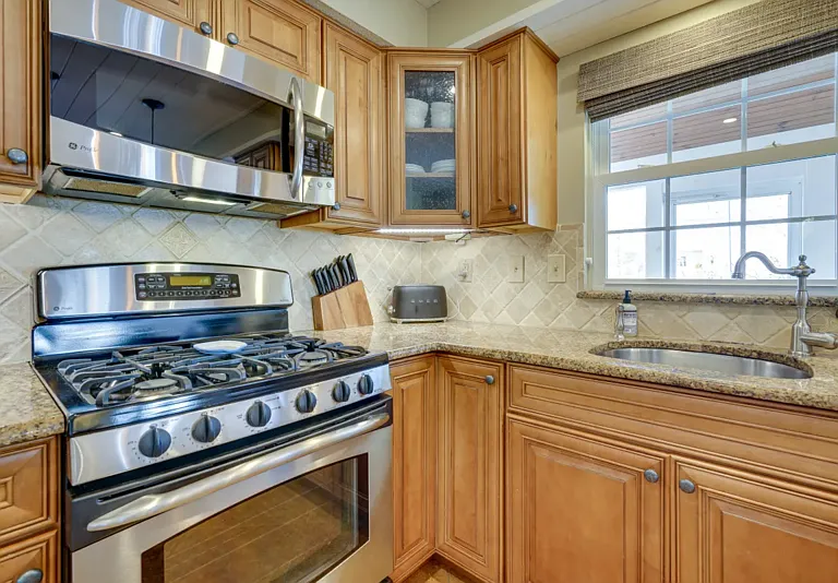 151 Rambling Rd — Photo 13