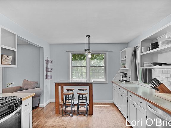 5th image of 1644 Boston St SE