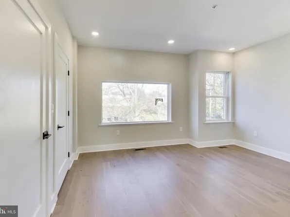 5333 Hayes St NE, Washington, DC 20019