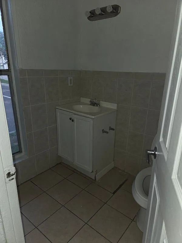 2 bed, 1.5 bath, 1150 sqft, $1,400 — Photo 3