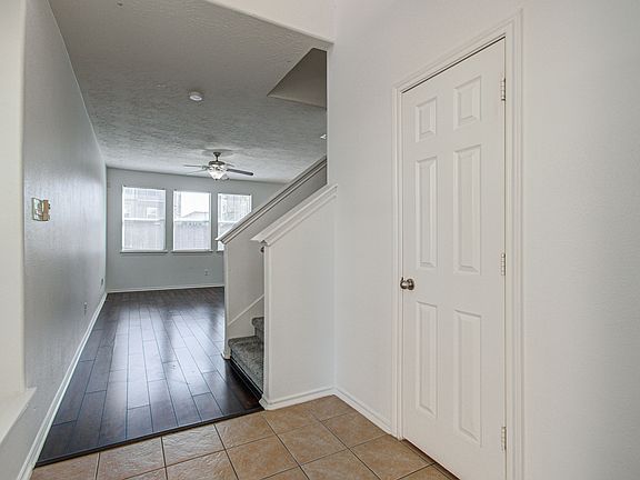 4th image of 9018 ELM DRAKE LN