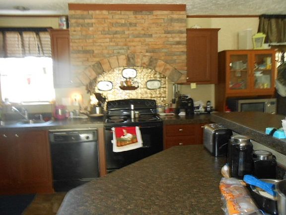3rd image of 3258 Willis St