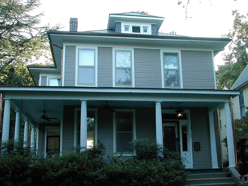 1st image of 700 W 33rd St