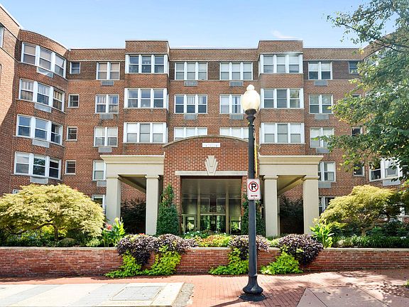 2nd image of 2500 Q St NW APT 529