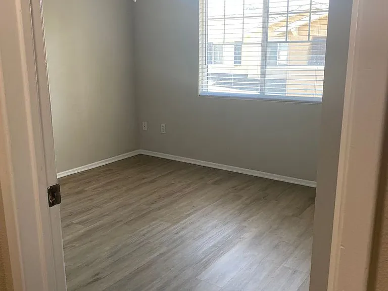 de Tolosa Ranch Apartments — Photo 54