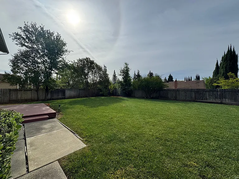 3445 Quincey Ln — Photo 32