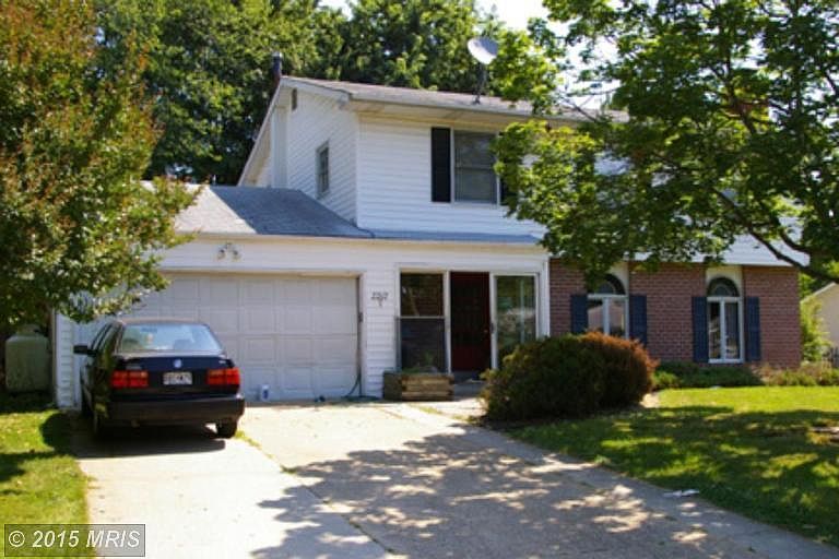 1st image of 2212 Garden Ln