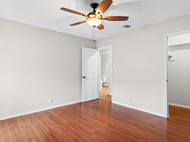 6822 Mountain Spring St — Photo 8