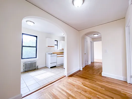 Rented by Compass | media 24