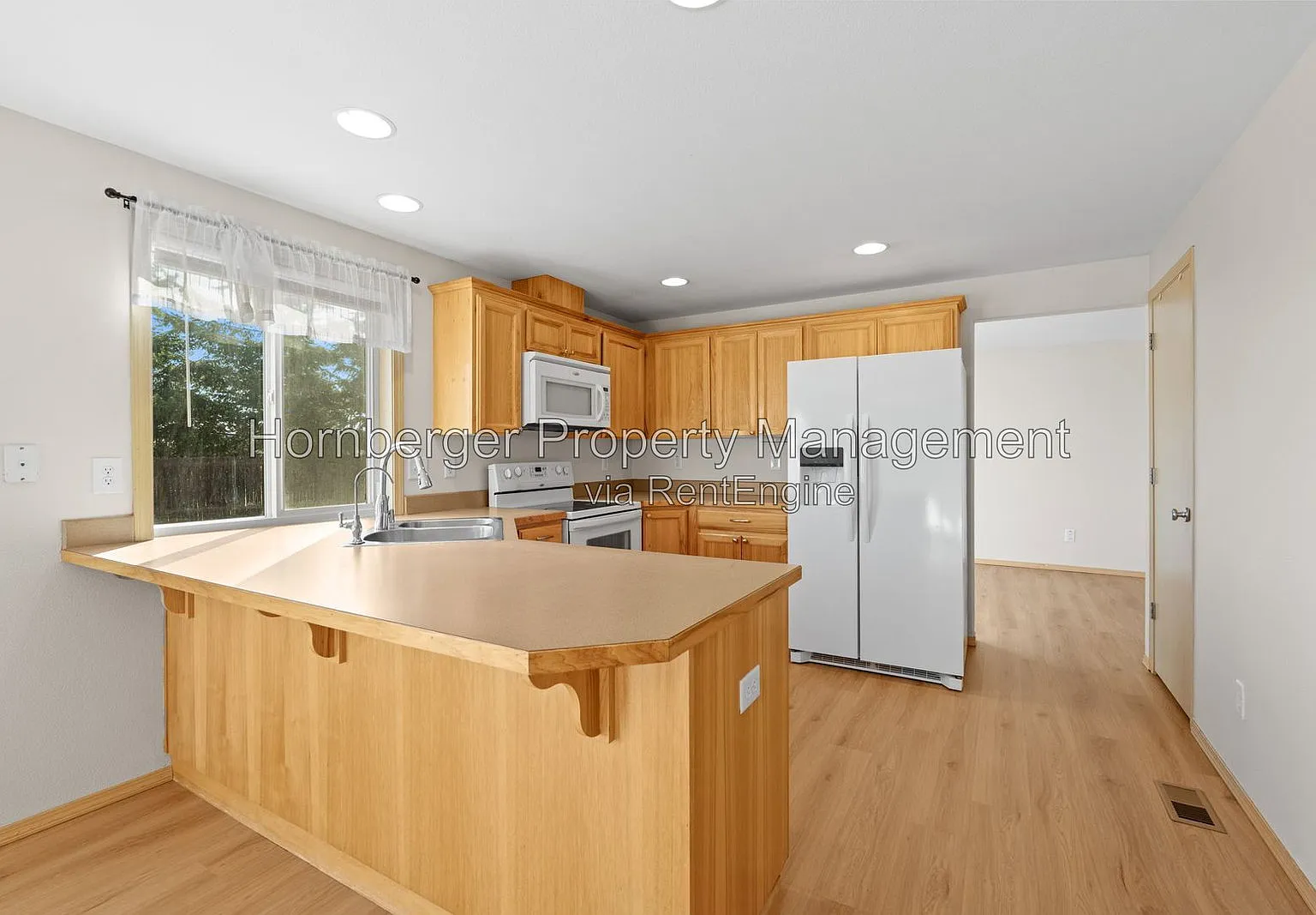4 bed, 2.5 bath, 2274 sqft, $2,495 — Photo 1