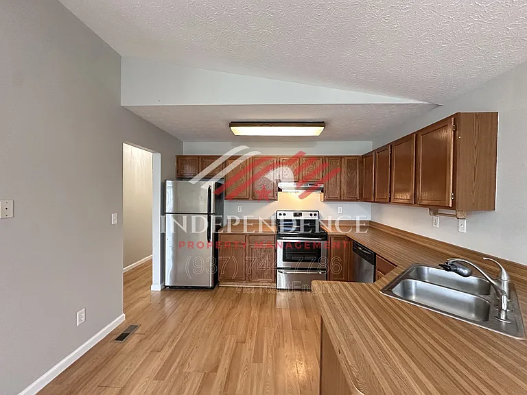 2385 Fieldstone Cir — Photo 7