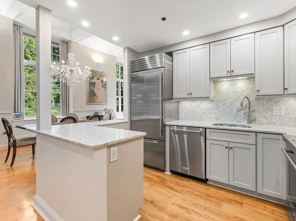 30 Monument Sq APT 207, Charlestown, MA 02129