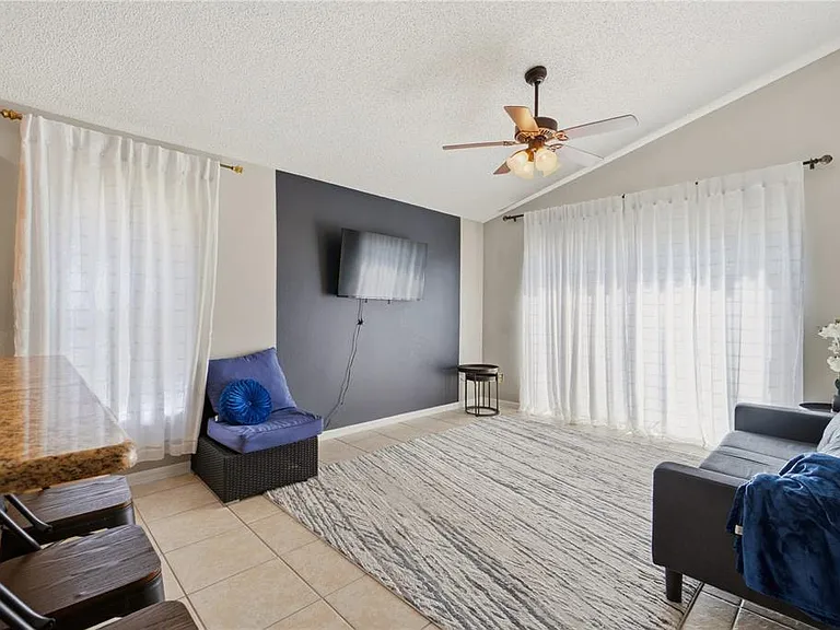 334 Brayton Ln — Photo 11