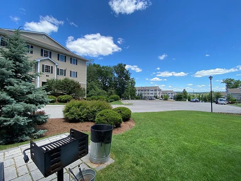 Redstone Apartments — Photo 13