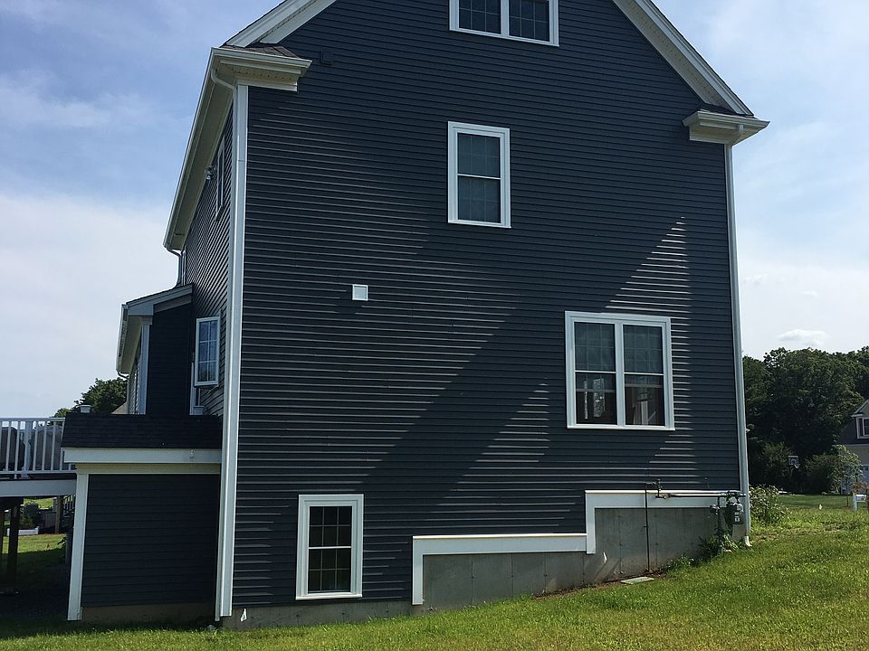 2nd image of 19 Nicholas Dr